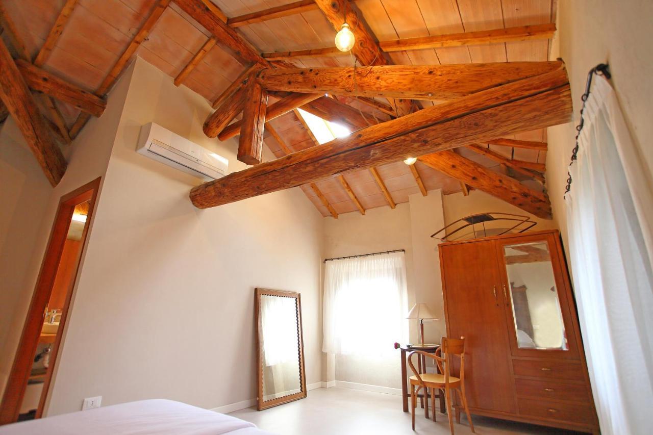 Il Bozzolo Eco Boutique Apartments Валеджо-суль-Минчо Экстерьер фото